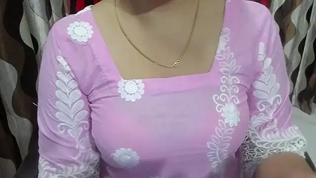 Snapshot of Kaur_Jannat chatting on November 24, 2025, 5:23 pm Kaur Jannat online show from November 24, 2025, 5:23 pm