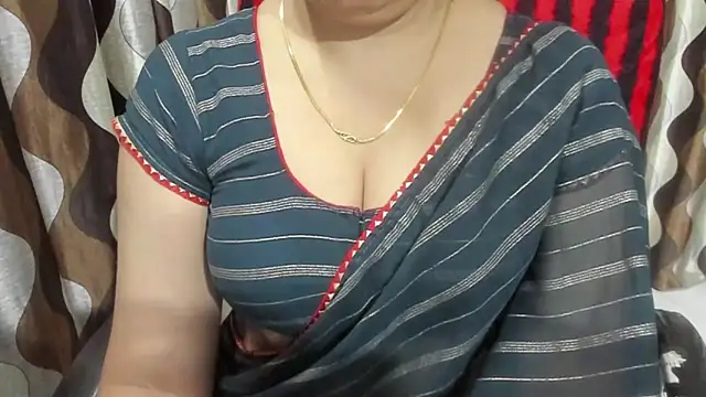 Snapshot of Kaur_Jannat chatting on November 25, 2025, 5:57 pm Kaur Jannat online show from November 25, 2025, 5:57 pm