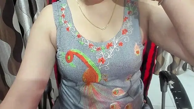 Snapshot of Kaur_Jannat chatting on November 27, 2025, 5:37 pm Kaur Jannat online show from November 27, 2025, 5:37 pm