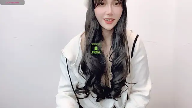 Snapshot of LIsha--170 chatting on December 10, 2024, 9:44 am LIsha--170 online show from December 10, 2024, 9:44 am