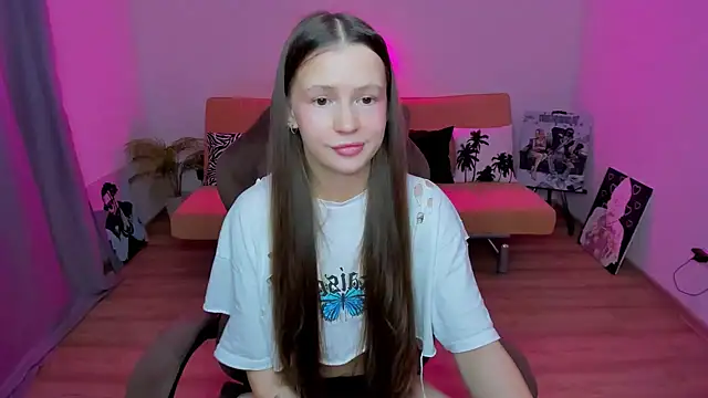 Snapshot of HelloRoxy chatting on October 5, 2025, 7:01 pm HelloRoxy online show from October 5, 2025, 7:01 pm