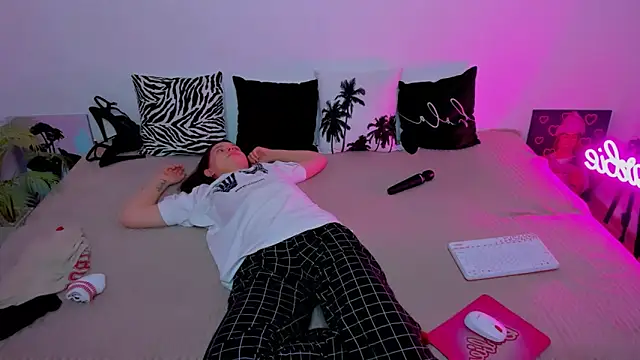 HelloRoxy online show from November 29, 2025, 7:06 pm