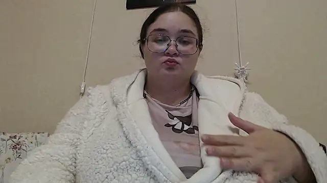  mika in passion online show from September 28, 2025, 7:30 pm