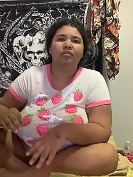 Snapshot of KittyLoroi chatting on November 7, 2025, 5:07 am KittyLoroi online show from November 7, 2025, 5:07 am