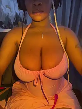 YellowHoneyDip online show from December 8, 2024, 11:35 am