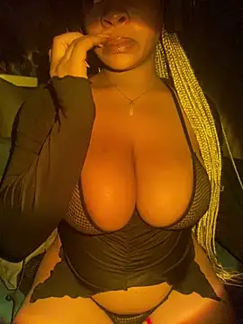 YellowHoneyDip online show from December 11, 2024, 5:37 pm