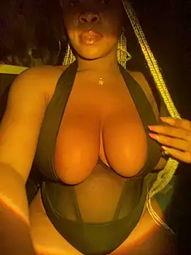 YellowHoneyDip online show from December 12, 2024, 6:53 pm