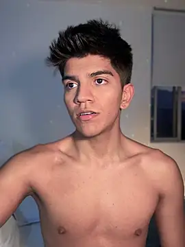 santiago 01 online show from February 7, 2025, 11:24 pm