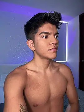 santiago 01 online show from February 8, 2025, 10:19 pm