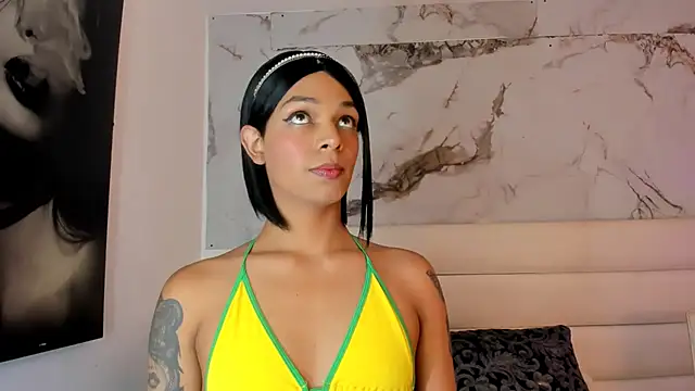 Snapshot of emily_lady20 chatting on August 1, 2026, 2:33 am emily lady20 online show from August 1, 2026, 2:33 am