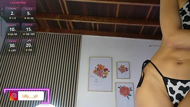 LillyDolls23 online show from January 7, 2026, 12:51 pm