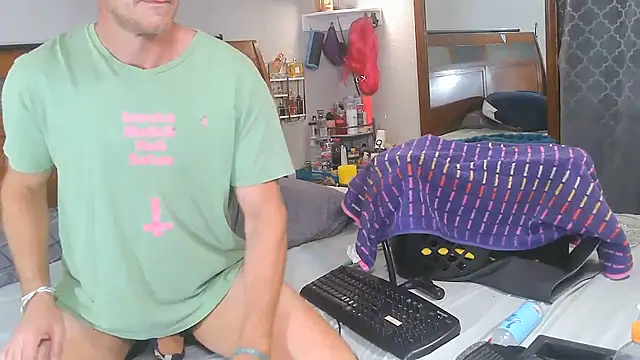 Snapshot of Obi-Spun-Kenobi chatting on July 9, 2026, 12:04 am Obi-Spun-Kenobi online show from July 9, 2026, 12:04 am