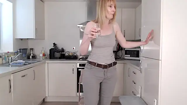 British Goddess Anna online show from July 4, 2026, 8:09 am