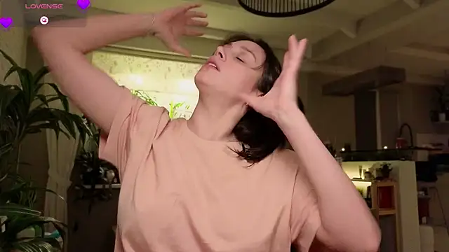 Snapshot of moon_deity_ chatting on December 12, 2024, 2:11 pm moon deity online show from December 12, 2024, 2:11 pm