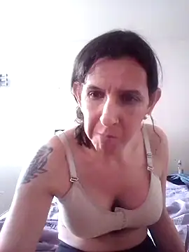 Cameron puppy online show from October 19, 2025, 7:25 pm