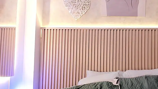 daiana curly online show from November 16, 2025, 7:52 pm