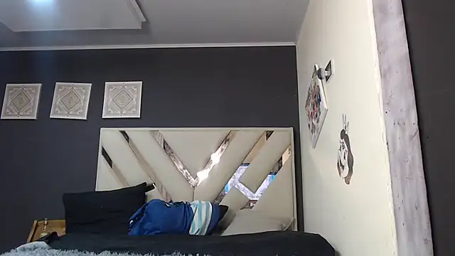 fairylatin222 online show from April 11, 2026, 11:25 am