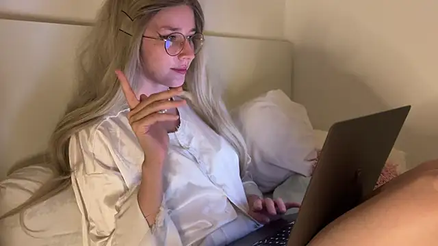 ms christiana online show from July 26, 2026, 6:59 pm