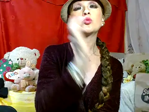 hottieperla online show from May 14, 2026, 6:15 pm