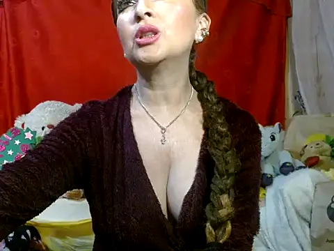 hottieperla online show from May 20, 2026, 6:25 pm