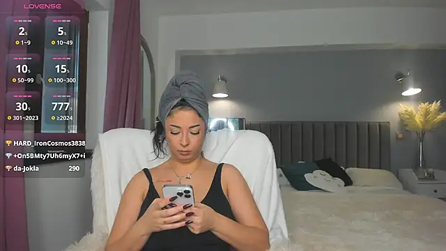 Awesome Jolie online show from November 8, 2025, 6:46 am