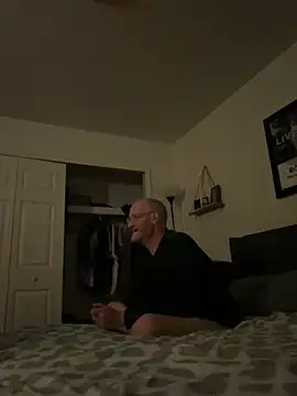 Snapshot of ucbryson chatting on June 19, 2026, 4:28 am ucbryson online show from June 19, 2026, 4:28 am