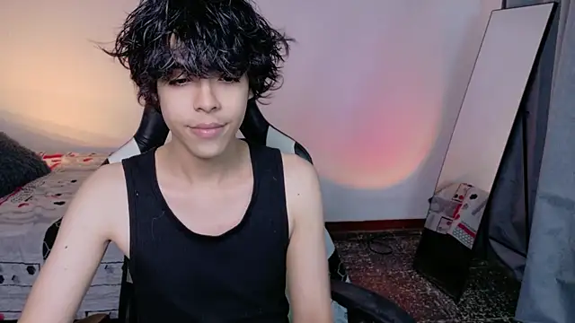 Snapshot of Alan26_ chatting on June 21, 2026, 4:59 am Alan26 online show from June 21, 2026, 4:59 am