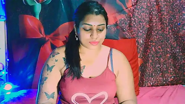 RoyalIndianCreamPuff online show from January 11, 2025, 5:40 pm