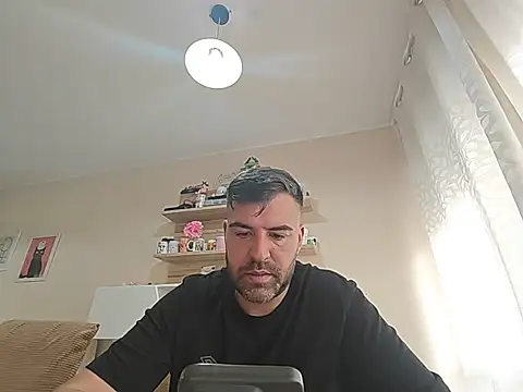 Snapshot of Vicio74@xh chatting on June 3, 2026, 10:18 am Vicio74xh online show from June 3, 2026, 10:18 am