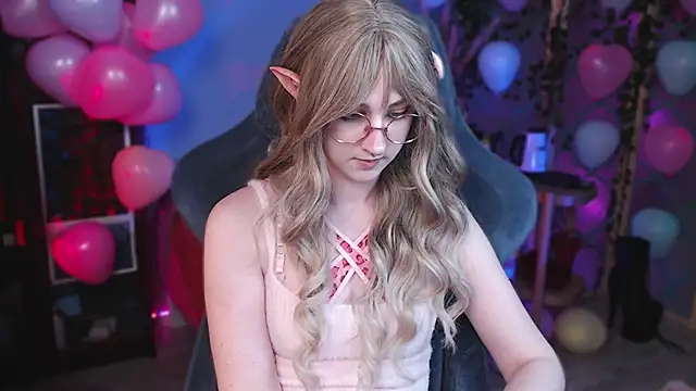 Snapshot of Rory_Pink chatting on February 14, 2025, 5:14 pm Rory Pink online show from February 14, 2025, 5:14 pm