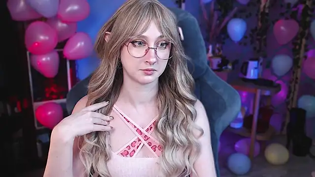 Snapshot of Rory_Pink chatting on February 14, 2025, 11:20 pm Rory Pink online show from February 14, 2025, 11:20 pm