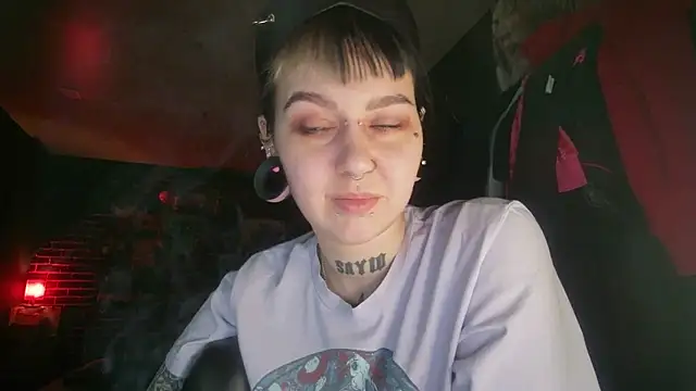 Snapshot of MoorderxDoll chatting on March 2, 2025, 11:07 am MoorderxDoll online show from March 2, 2025, 11:07 am