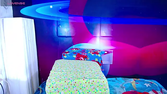 Cristalxxts online show from October 25, 2025, 8:36 pm