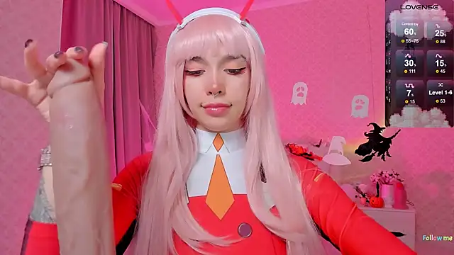 LeylaNoiry online show from October 30, 2025, 3:24 pm