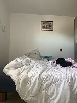 sunsylvain online show from November 1, 2025, 10:17 am