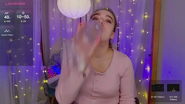 LovelyJessie online show from December 28, 2024, 7:54 pm