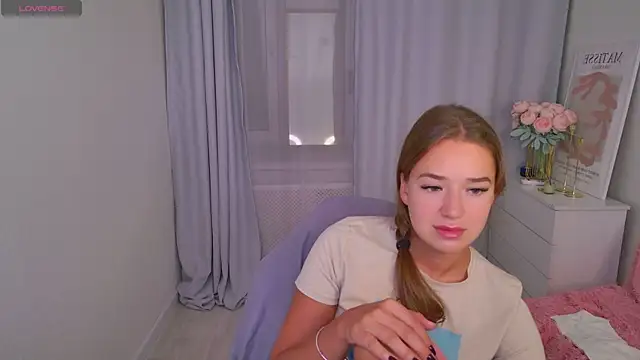 LovelyJessie online show from September 17, 2025, 3:24 pm