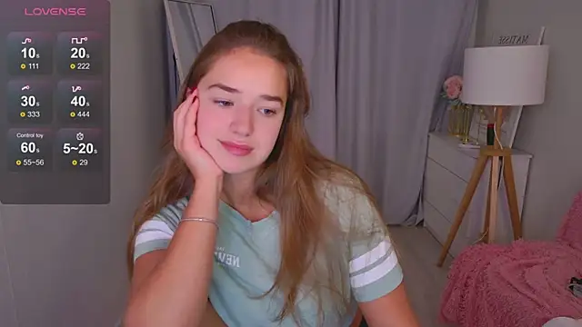 Snapshot of LovelyJessie chatting on April 28, 2026, 1:49 pm LovelyJessie online show from April 28, 2026, 1:49 pm