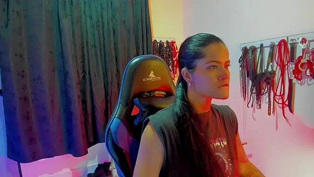 scarlet-kennedy98 online show from September 8, 2025, 10:42 pm