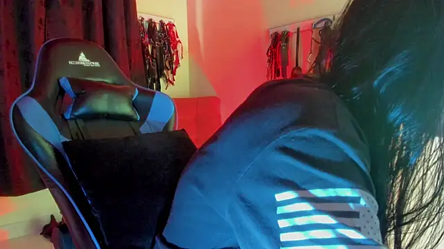 scarlet-kennedy98 online show from November 20, 2025, 7:46 pm