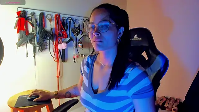 Snapshot of scarlet-kennedy98 chatting on April 21, 2026, 10:45 pm scarlet-kennedy98 online show from April 21, 2026, 10:45 pm