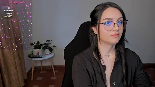 anaveleeez online show from December 31, 2024, 3:09 pm