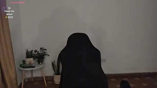 anaveleeez online show from March 12, 2025, 6:29 am