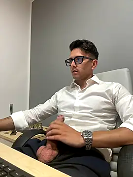 masterboss  online show from September 17, 2025, 11:45 am