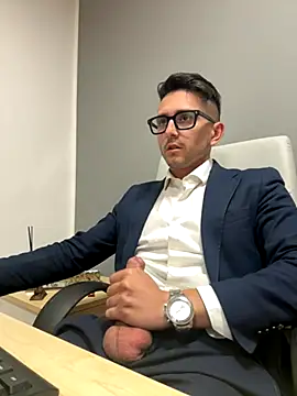 masterboss  online show from October 31, 2025, 1:12 pm