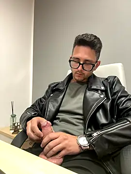 masterboss  online show from November 2, 2025, 6:10 pm