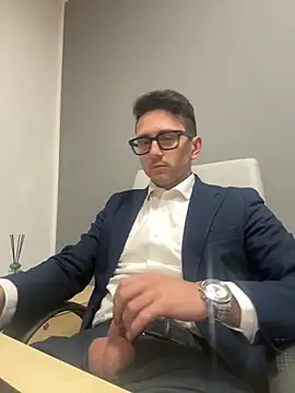 masterboss  online show from December 3, 2025, 12:25 pm