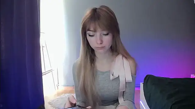 LuciaYoung online show from March 19, 2025, 10:22 am