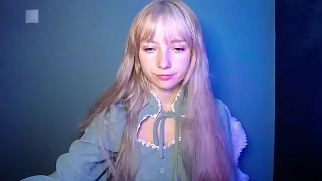 LuciaYoung online show from September 16, 2025, 6:20 pm