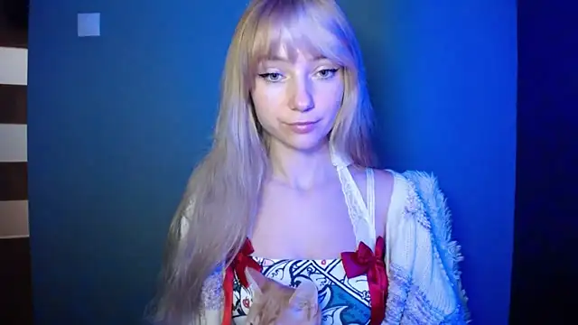 LuciaYoung online show from October 5, 2025, 6:23 am